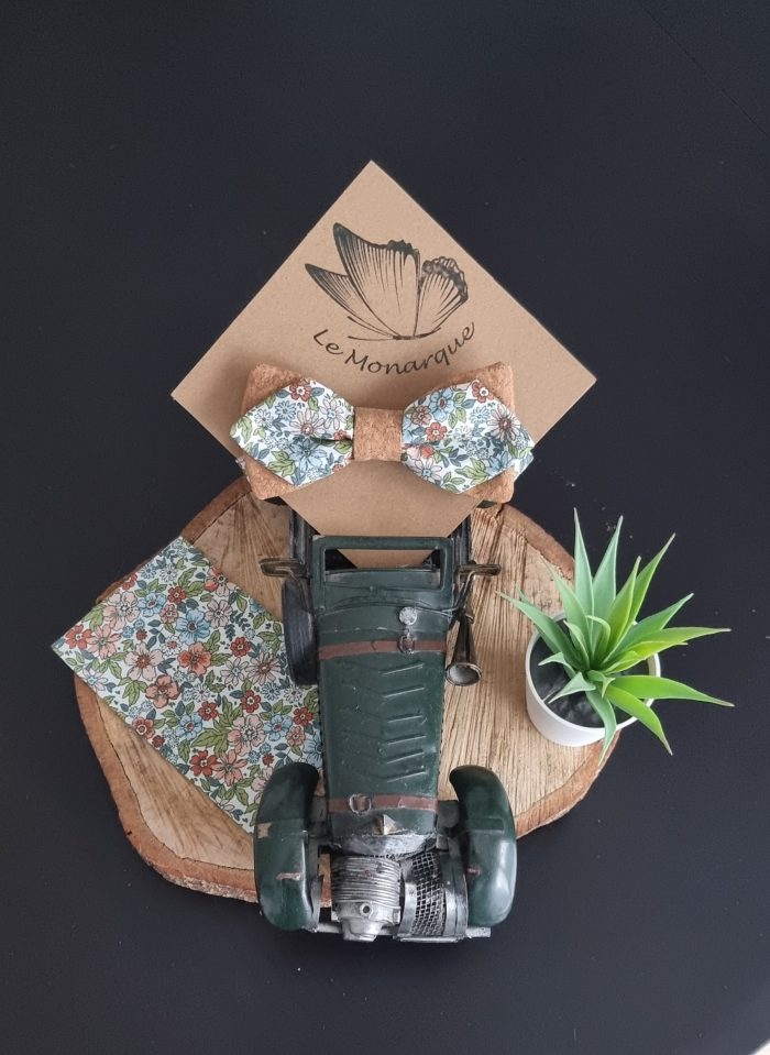 Nœud papillon liège/floral avec sa pochette – Image 2