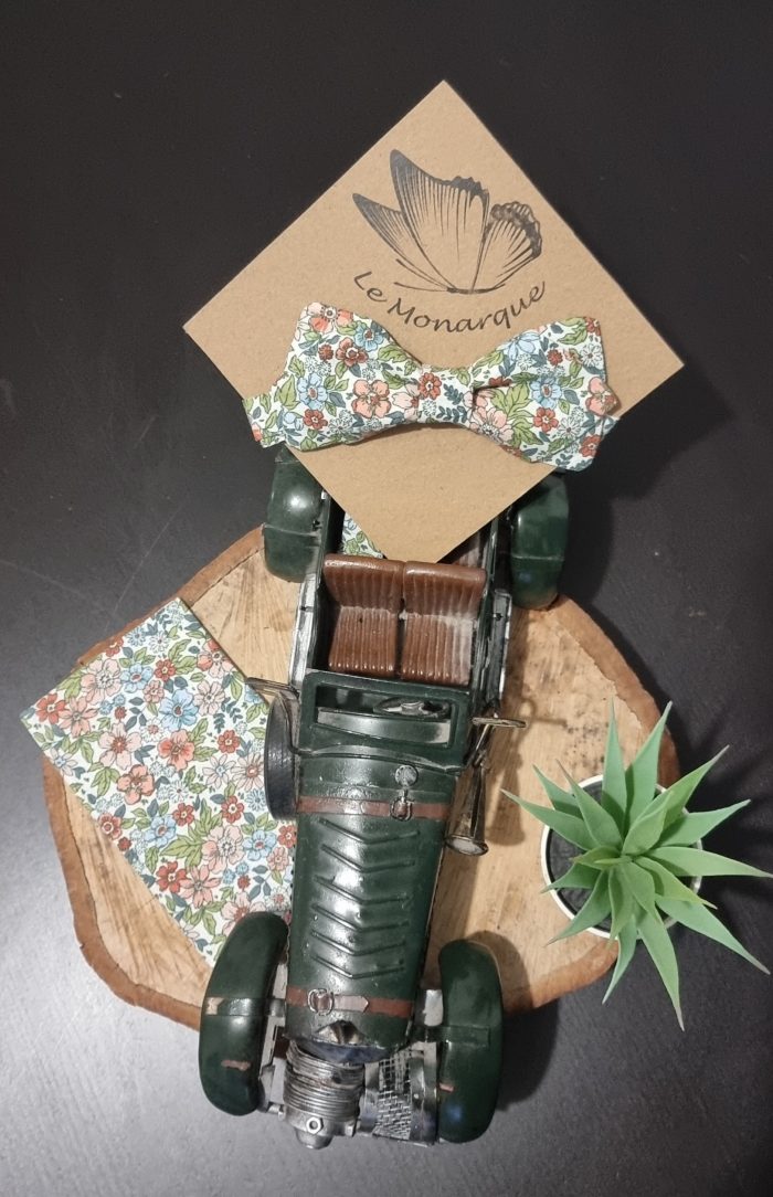 Nœud papillon vert fleuri avec sa pochette – Image 2